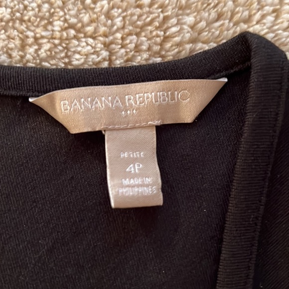 Black square neck form-fitting dress by Banana Republic. Sz 4P - Picture 5 of 5